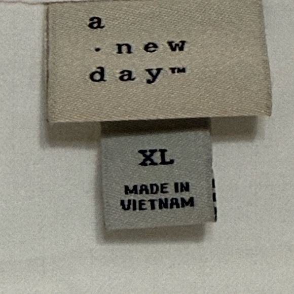 A New Day Ruffle Sleeve Accent White Blouse Size XL - Picture 5 of 6